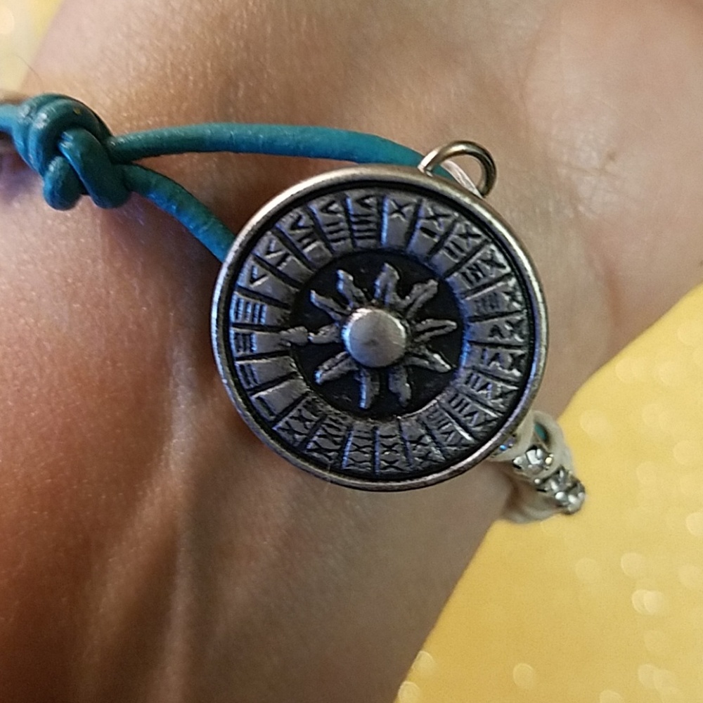 Leather Rhinestone Bracelet - Picture 5 of 5